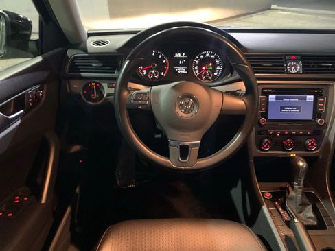 Used 2015 Volkswagen Passat 1.8T Limited Edition image 11