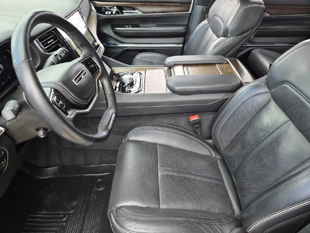 Used 2023 Jeep Grand Wagoneer L Series II AWD/4WD image 11