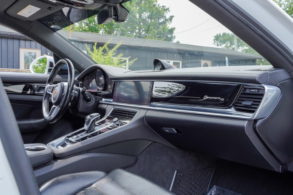 Used 2020 Porsche Panamera 4 AWD/4WD image 44
