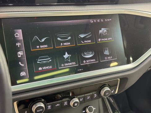 Used 2024 Audi Q3 2.0T Premium Plus w/ Premium Plus Package image 20