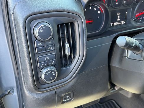 Used 2020 Chevrolet Silverado 1500 Custom w/ Custom Value Package image 7