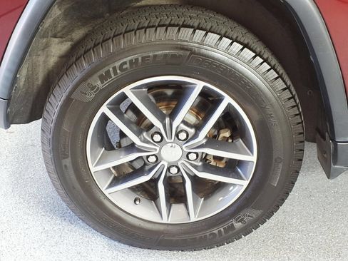 Used 2017 Jeep Grand Cherokee Limited AWD/4WD image 5