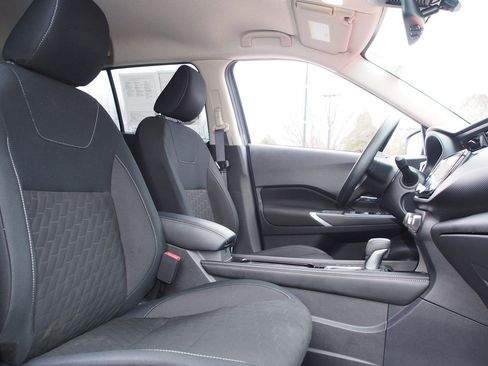 Used 2024 Nissan Kicks SV w/ Interior Electronics Package image 11