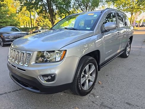 Used 2017 Jeep Compass High Altitude FWD image 4