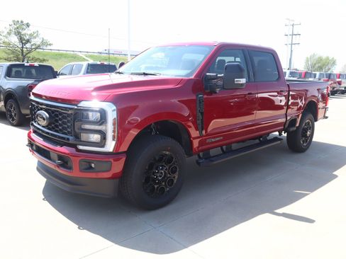 New 2026 Ford F250 Lariat w/ Black Appearance Package AWD/4WD image 11