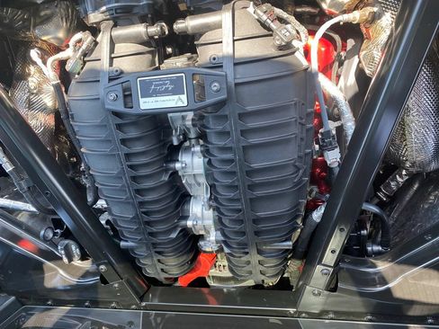 Used 2025 Chevrolet Corvette Z06 RWD image 32