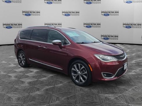 Used 2017 Chrysler Pacifica Limited FWD image 7