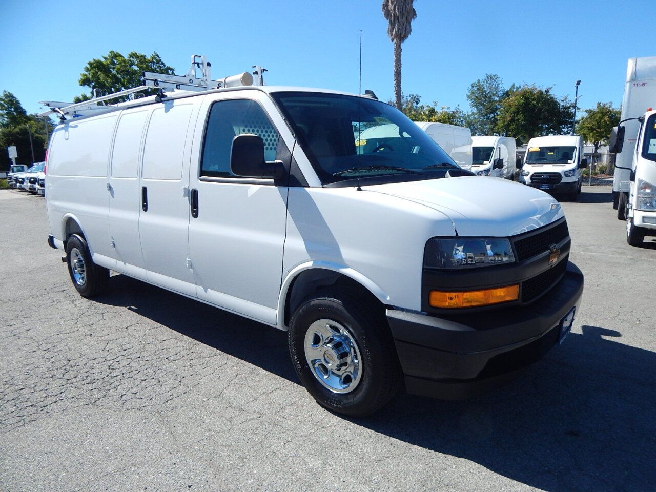 Used 2025 Chevrolet Express 2500 Extended w/ Communications Package RWD image 11