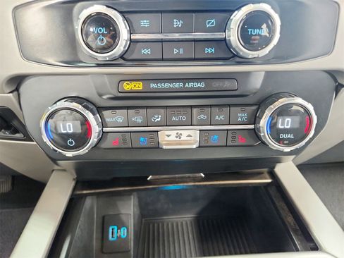 Used 2022 Ford F250 Lariat w/ Lariat Value Package image 34
