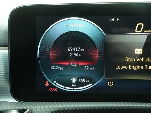 Used 2022 Mercedes-Benz CLA 250 image 21