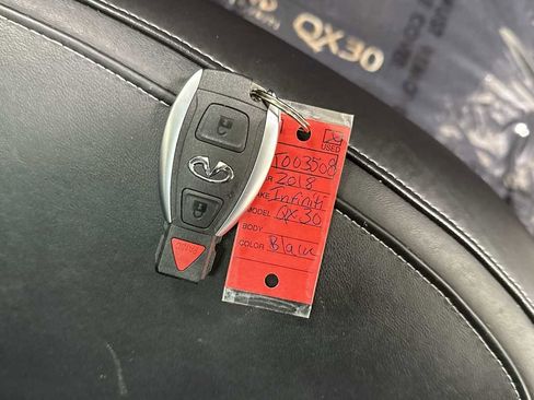 Used 2018 INFINITI QX30 AWD image 32