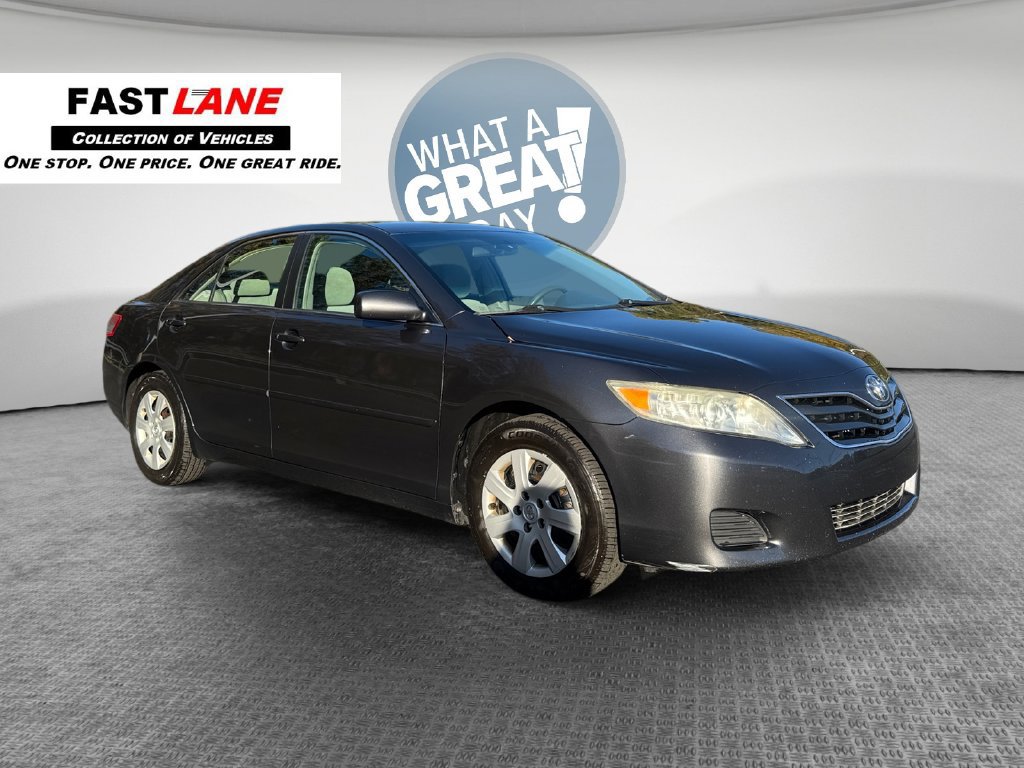 Used 2011 Toyota Camry LE FWD image 1