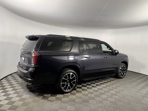 Used 2025 Chevrolet Suburban RST image 7