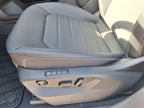 New 2026 Volkswagen Atlas Cross Sport SEL R-Line image 10