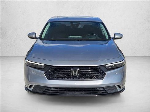 Used 2023 Honda Accord Touring image 2