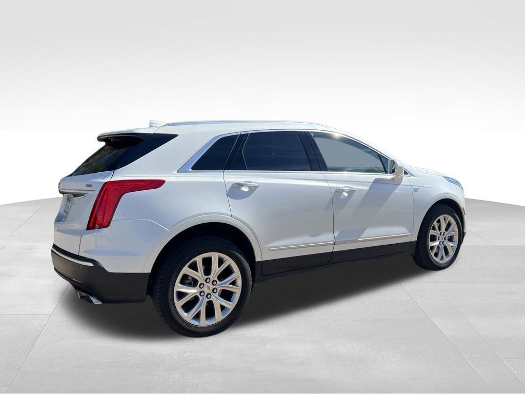 Used 2017 Cadillac XT5 Luxury w/ Driver Awareness Package AWD/4WD image 6