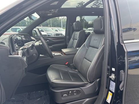 Used 2021 Cadillac Escalade Premium Luxury image 10