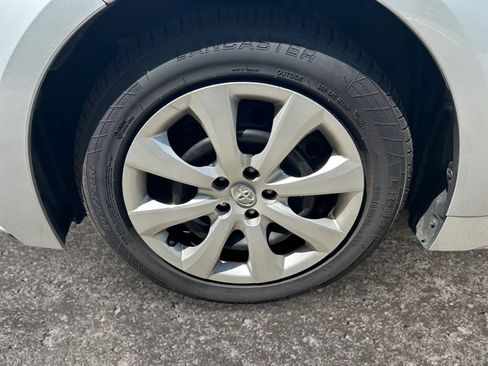 Used 2024 Toyota Corolla LE FWD image 7