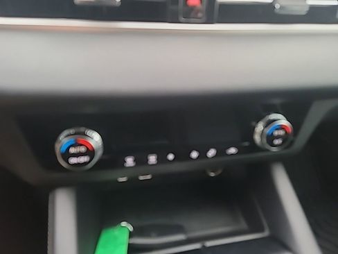 Used 2024 Mitsubishi Outlander ES image 13