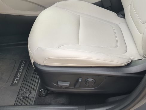 Certified 2025 Hyundai Tucson SEL FWD image 17