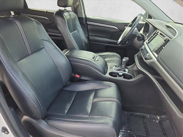 Used 2018 Toyota Highlander SE AWD/4WD image 10