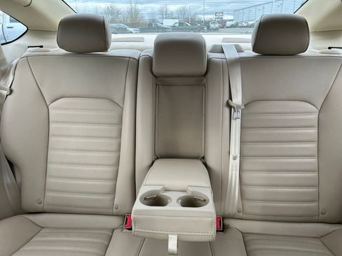 Used 2016 Ford Fusion SE w/ Equipment Group 202A image 12