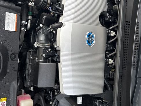 Used 2018 Toyota Prius Two w/ Prius Two Safety Plus Package image 30