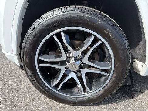 Used 2020 Jeep Grand Cherokee Altitude image 9