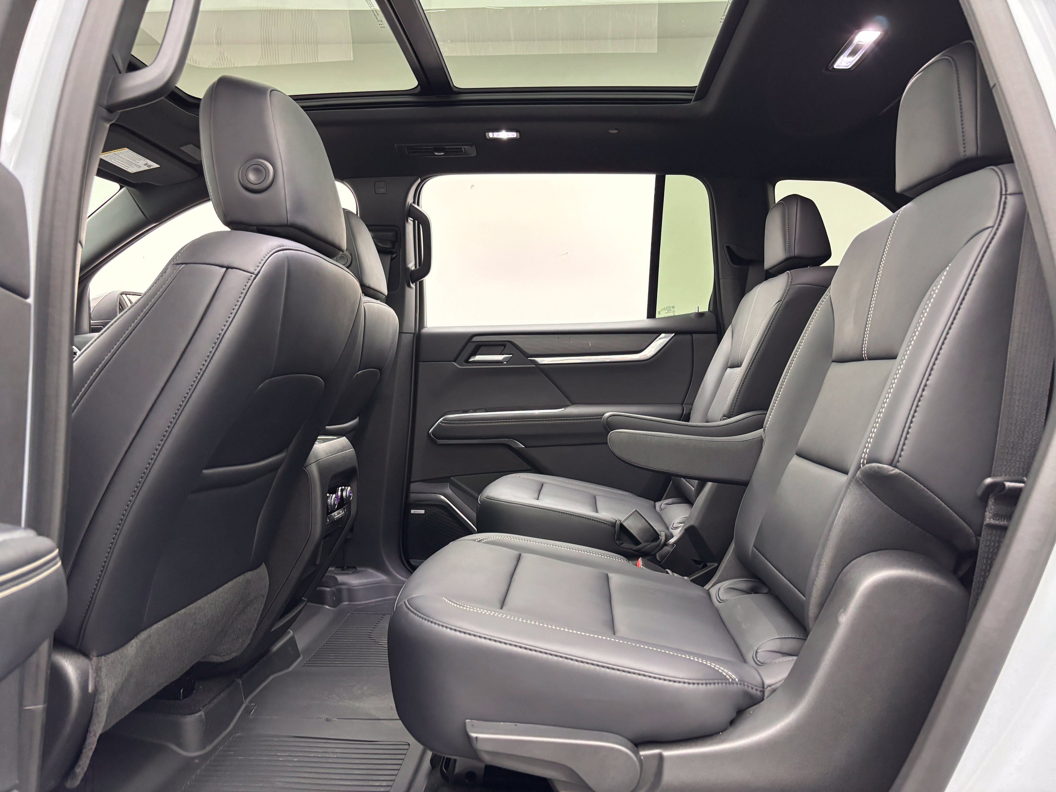 New 2026 GMC Acadia Elevation w/ Elevation Premium Package FWD image 44