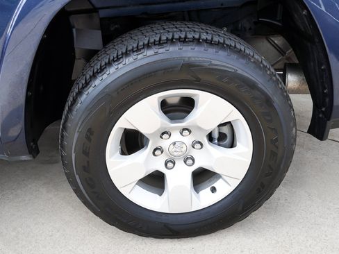 Used 2022 RAM 1500 Laramie AWD/4WD image 13