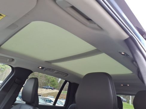 Used 2022 Volvo XC90 T5 Momentum AWD/4WD image 9