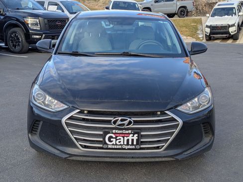 Used 2017 Hyundai Elantra SE image 11