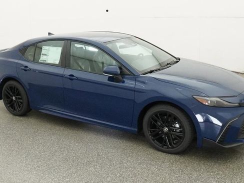New 2026 Toyota Camry SE image 18