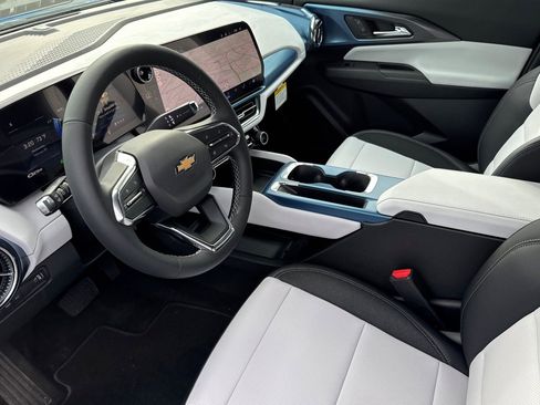 New 2026 Chevrolet Equinox EV LT image 9