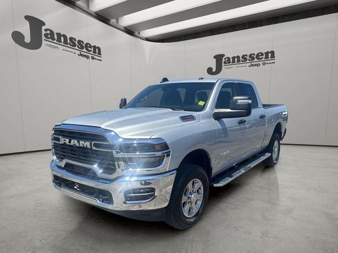 Used 2026 RAM 2500 Big Horn AWD/4WD image 8