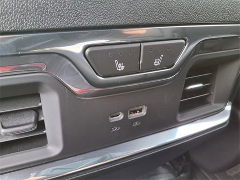 New 2025 GMC Sierra 2500 SLT w/ SLT Convenience Package image 17