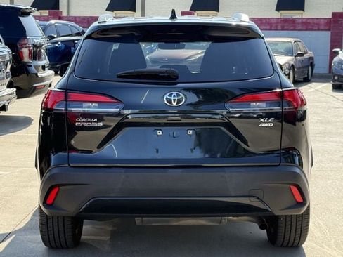 Used 2022 Toyota Corolla Cross XLE w/ Convenience Package AWD/4WD image 5