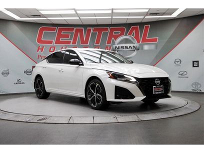 New 2025 Nissan Altima 2.5 SR w/ SR Premium Package