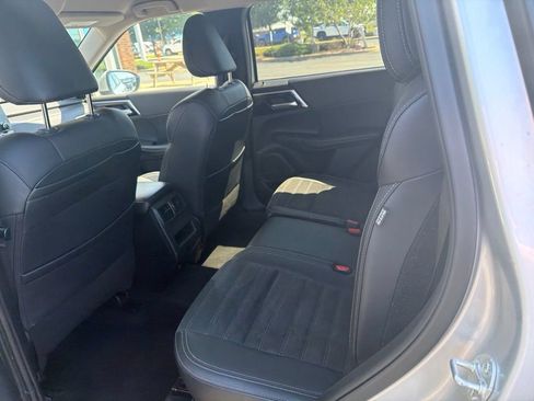 Used 2024 Mitsubishi Outlander SE AWD/4WD image 8