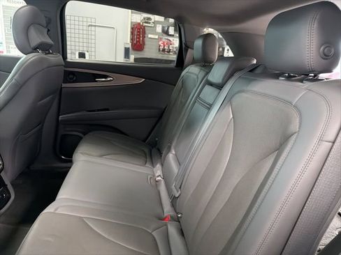 Used 2019 Lincoln Nautilus Reserve image 27