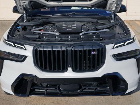 Used 2023 BMW X7 M60i w/ Climate Comfort Package AWD/4WD image 8