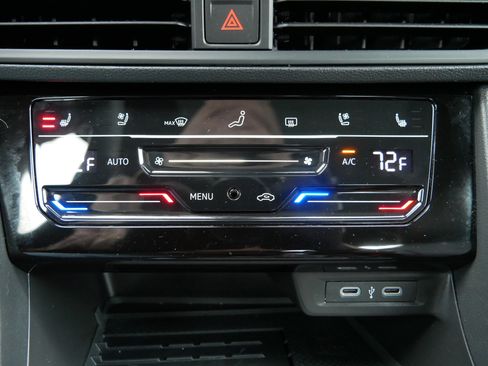 Certified 2025 Volkswagen Jetta GLI Autobahn image 29