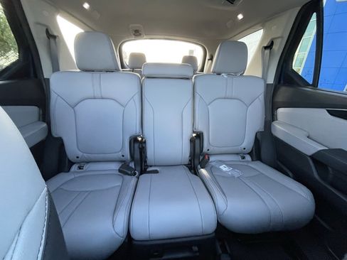 New 2025 Honda Pilot Touring image 14