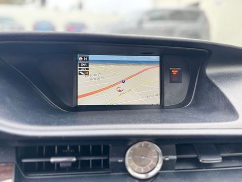 Used 2017 Lexus ES 300h image 24