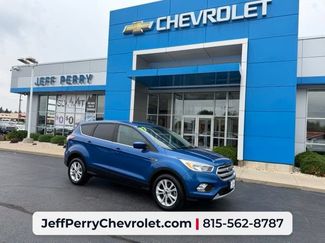 Used 2017 Ford Escape SE FWD video 1