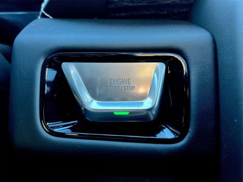 Used 2025 GMC Yukon XL AT4 Ultimate image 15