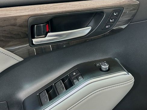 New 2026 Toyota Highlander Limited image 15