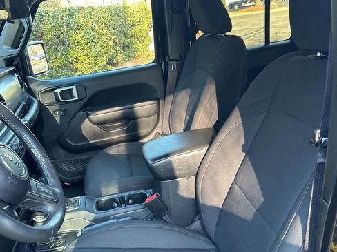 Used 2022 Jeep Wrangler Unlimited Sport image 29