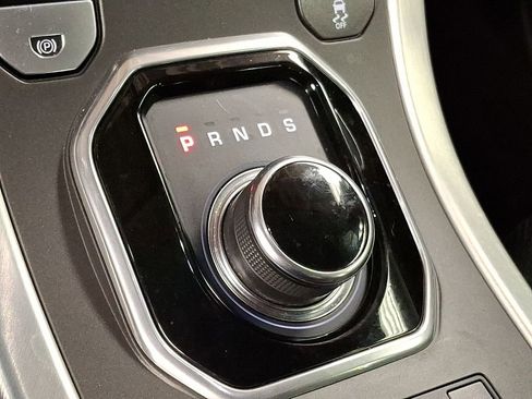 Used 2017 Land Rover Range Rover Evoque SE Premium image 13