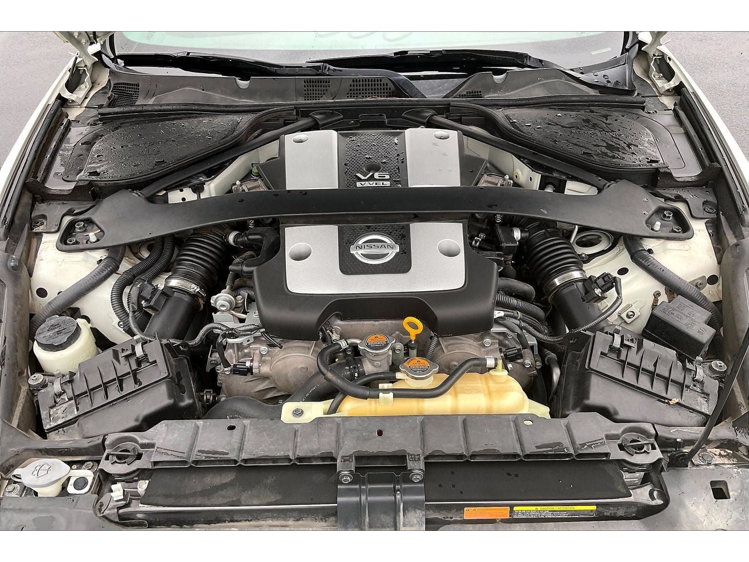 Used 2014 Nissan 370Z Touring w/ Sport Package RWD image 10